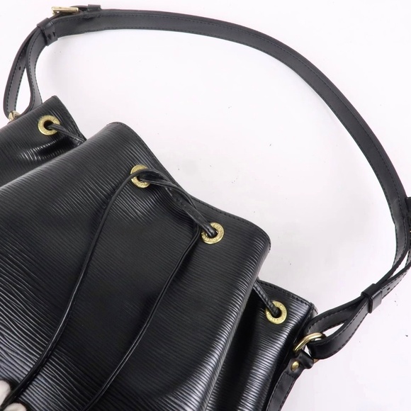 Louis Vuitton Epi Noir Petit Noe - Picture 6 of 13